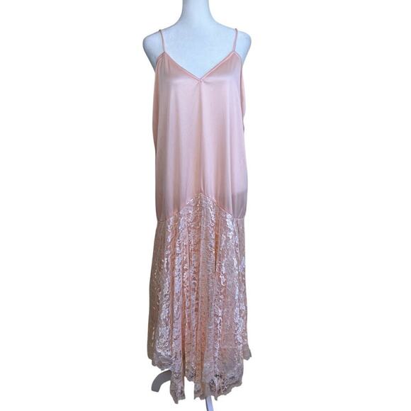 JCPenney Vintage 80s Lace Slip Dress Drop Waist Bias Cut Handkerchief Hem Peach - Picture 1 of 16